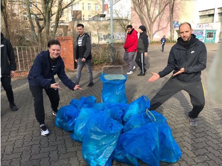 https://schule-am-berlinickeplatz.de/conpresso4/_data/plogging2.jpg